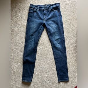 Uniqlo 32x34 skinny fit low rise ultra stretch jeans tapered jeans